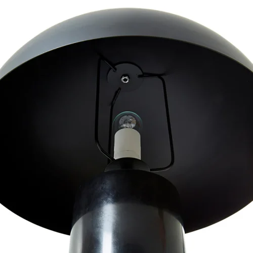 Elegant table lamp