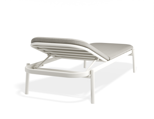 p-2-verano-sunlounge-sidetable-whiteframe-lightgreyfabric