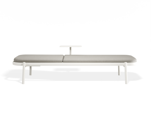 p-3b-verano-sunlounge-sidetable-whiteframe-lightgreyfabric