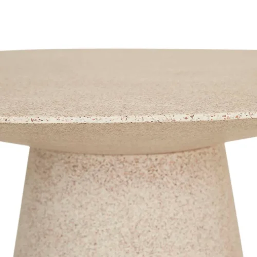 Round dining table