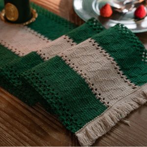 Green-white Vintage-Inspired Chinese Table Runner with Retro Ambiance