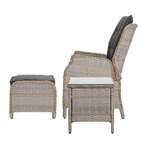 outdoor lounge chairs