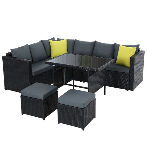 outdoor setting table and chairs