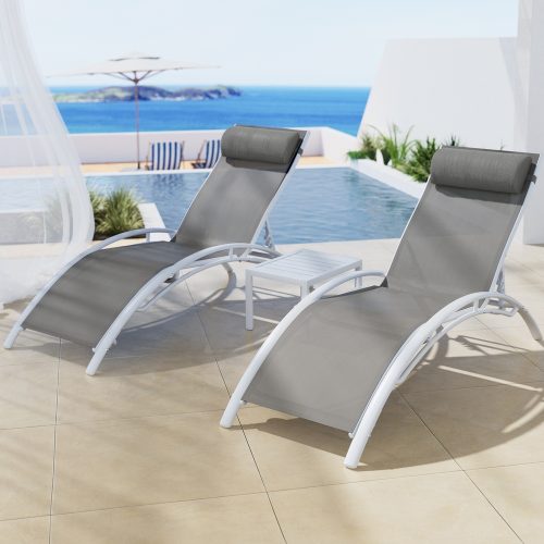 weather-resistant sun lounge